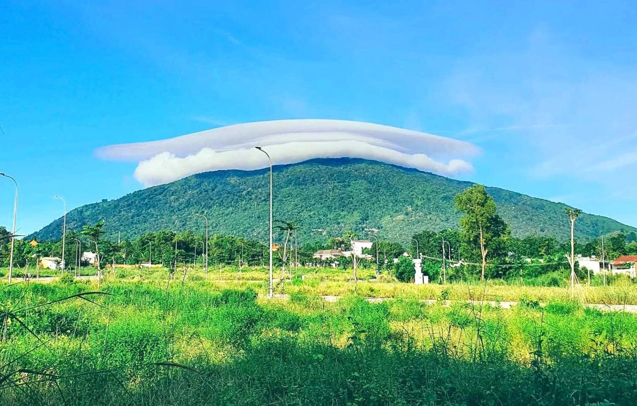 Núi Chứa Chan. Nguồn ảnh: Báo Thanh Niên Núi Chứa Chan. Nguồn ảnh: Báo Thanh Niên