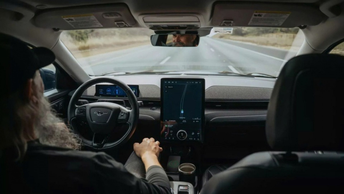 Xe điện Ford chốt ngày ra mắt tại Việt Nam: có pin cực bền, hoạt động lên tới 515km mỗi lần sạc.