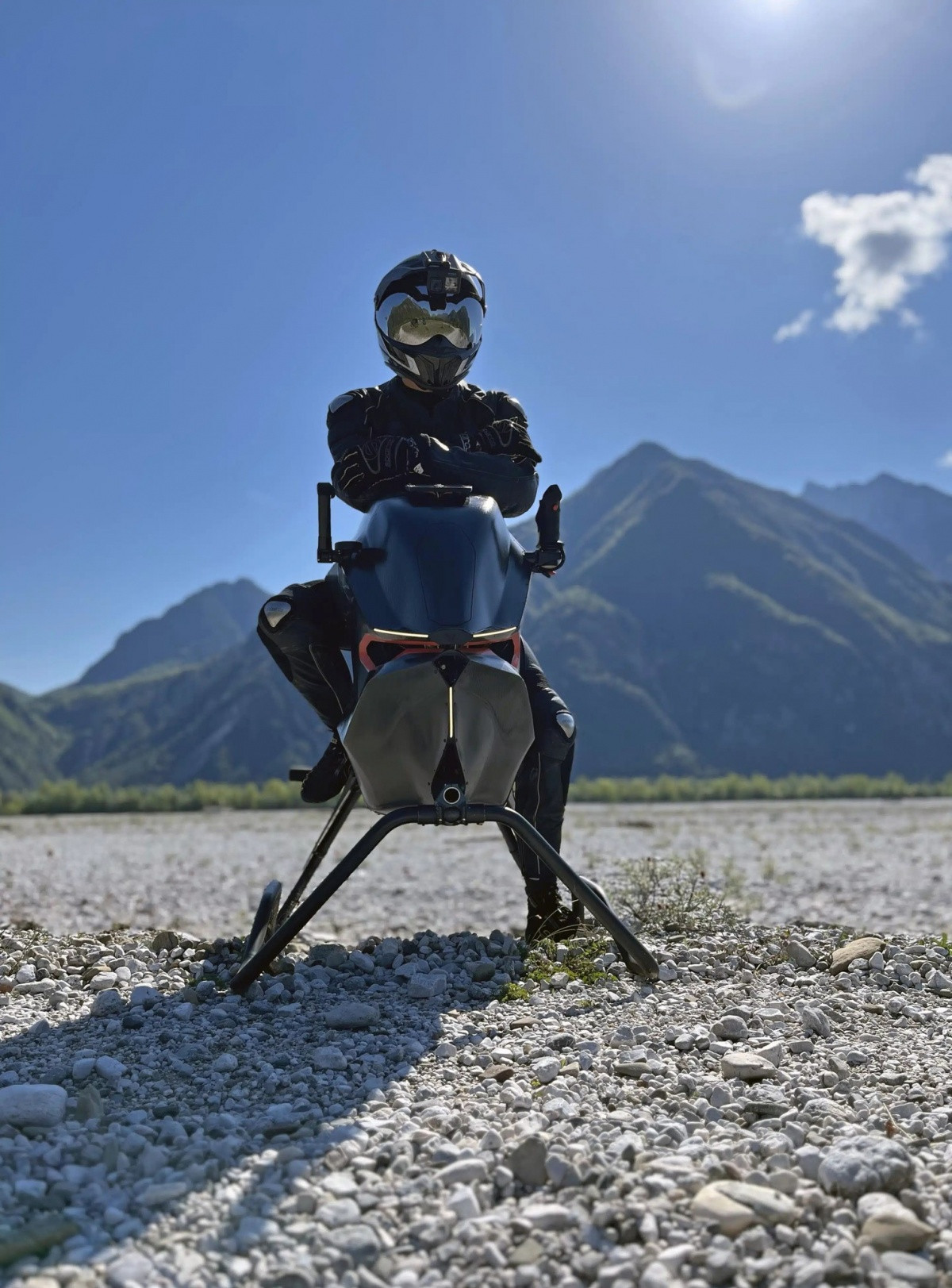 Cận cảnh chiếc 'Xe bay' được sản xuất tại Ba Lan có thể bay với tốc độ tối đa 200km/h, số lượng có hạn, giá chỉ 23 tỷ đồng Cận cảnh chiếc 'Xe bay' được sản xuất tại Ba Lan có thể bay với tốc độ tối đa 200km/h, số lượng có hạn, giá chỉ 23 tỷ đồng