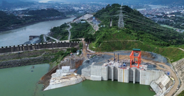 Công trình thủy điện mở rộng có quy mô lớn nhất đất nước: Hạng mục hầm dẫn nước lớn nhất Việt Nam vượt tiến độ 2 tháng