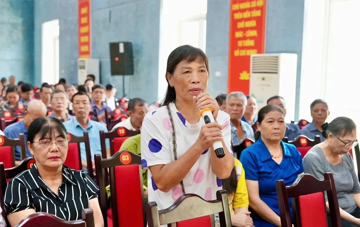 Hồ sơ xin cấp 'sổ đỏ' qua 3 đời chủ tịch phường chưa xong, chính quyền 2 cấp cam kết sẽ 'có' trong tháng 8