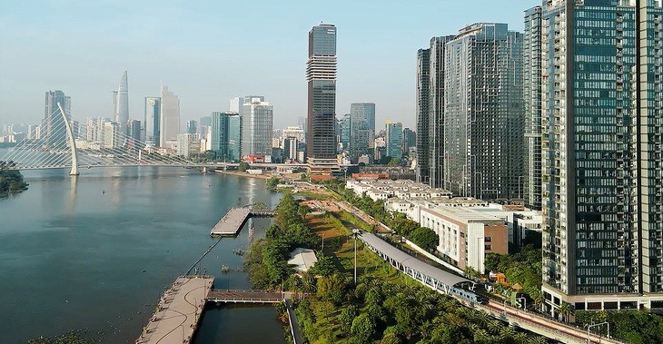 Tòa nhà chọc trời 47 tầng có giá bất động sản lập đỉnh, căn studio chạm mốc 450 triệu đồng/m2- Ảnh 1.
