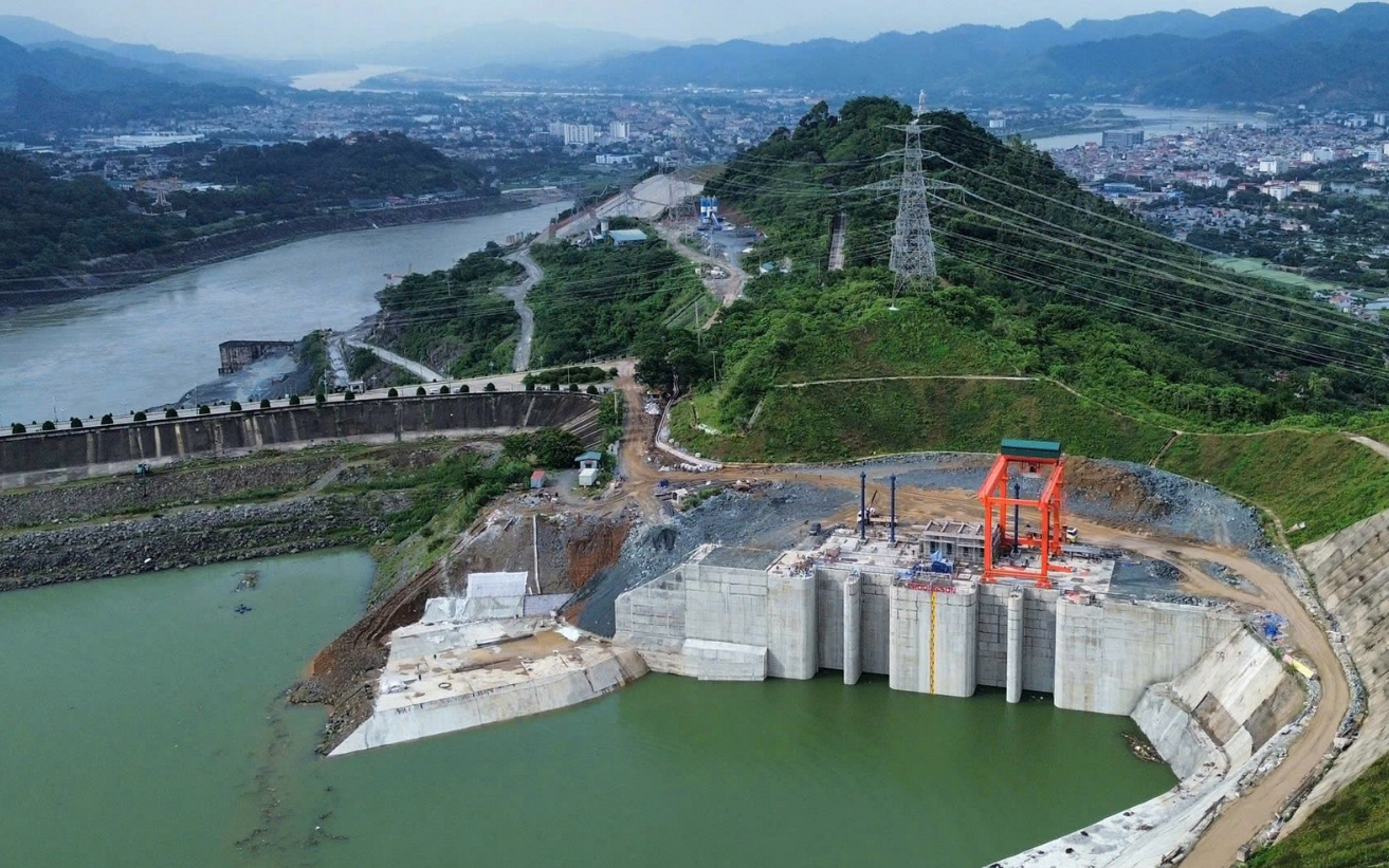 Công trình thủy điện mở rộng có quy mô lớn nhất đất nước: Hạng mục hầm dẫn nước lớn nhất Việt Nam vượt tiến độ 2 tháng- Ảnh 3. Công trình thủy điện mở rộng có quy mô lớn nhất đất nước: Hạng mục hầm dẫn nước lớn nhất Việt Nam vượt tiến độ 2 tháng- Ảnh 3.