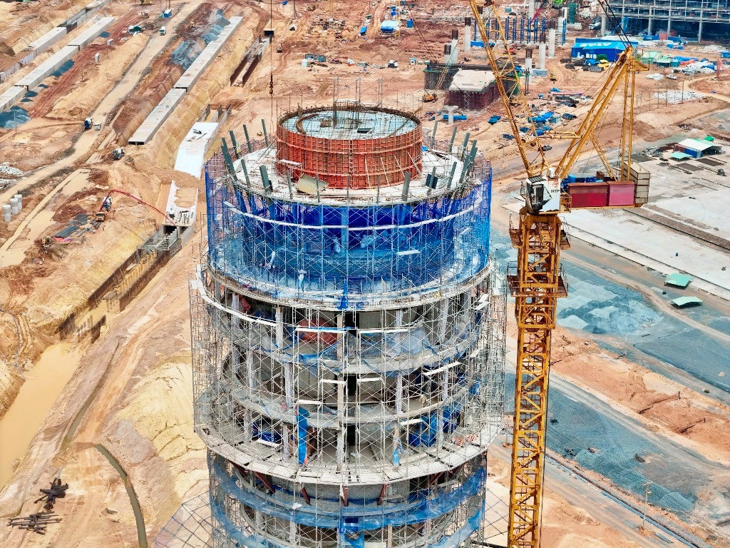 Tháp không lưu 3.500 tỷ cao nhất Việt Nam tại siêu sân bay 16 tỷ USD đã thành hình: Diện mạo hiện đại, hài hòa với nhà ga hành khách- Ảnh 4. Tháp không lưu 3.500 tỷ cao nhất Việt Nam tại siêu sân bay 16 tỷ USD đã thành hình: Diện mạo hiện đại, hài hòa với nhà ga hành khách- Ảnh 4.