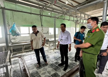 Vụ thịt heo C.P. Việt Nam: Nhân viên đóng dấu kiểm dịch sai bị kỷ luật, chuyển nhiệm vụ công tác