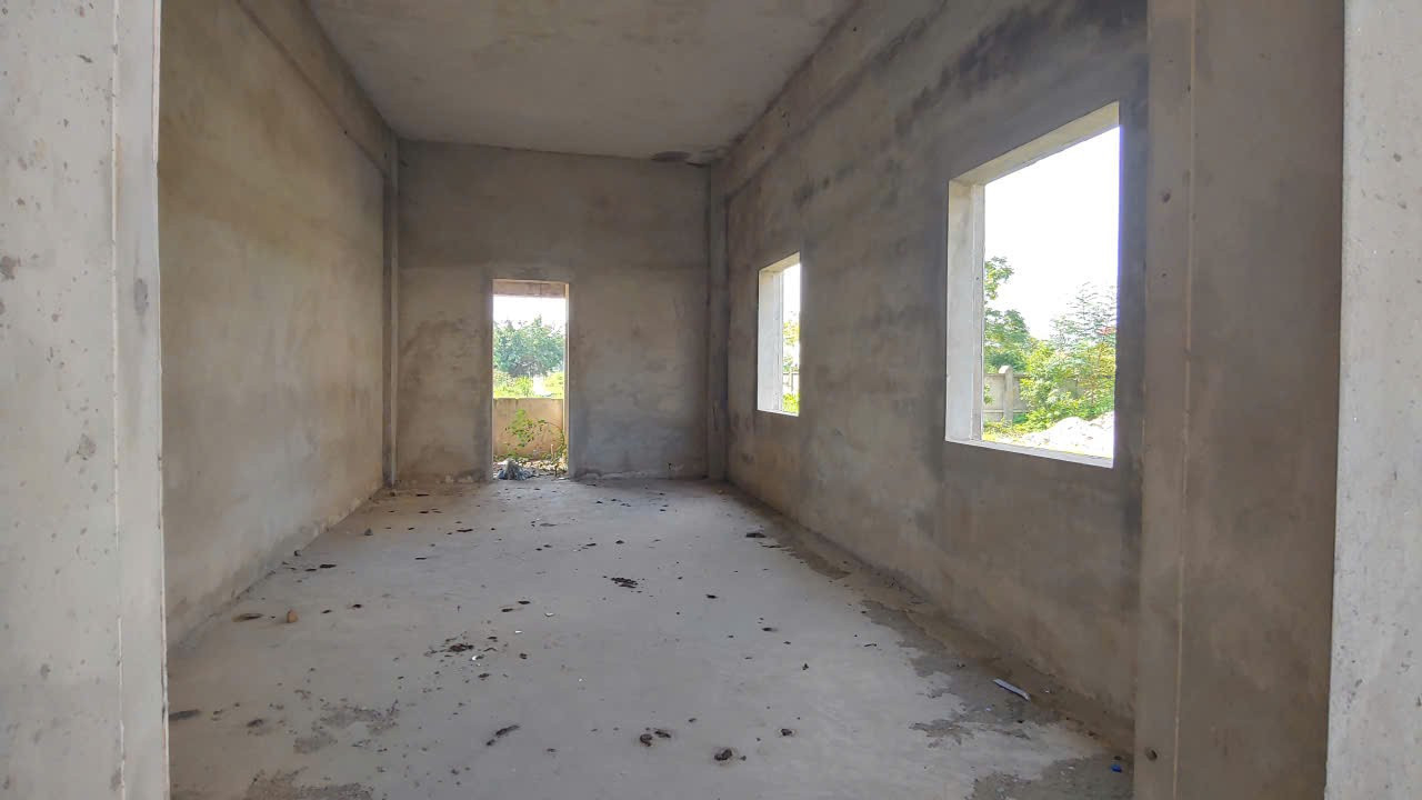 Nhiều căn hộ cơ bản được hoàn thiện phần thô. Ảnh: Đ.H 5.jpg