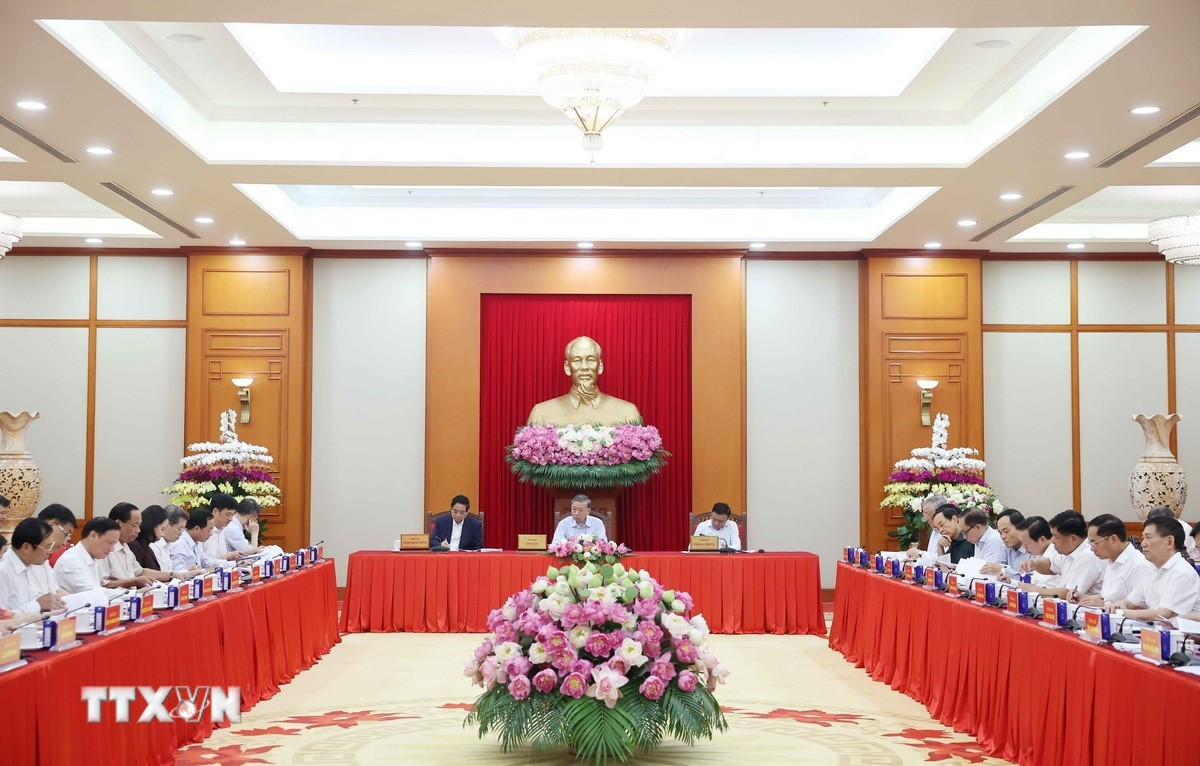 Quang cảnh buổi làm việc. (Ảnh: Thống Nhất/TTXVN). tong-bi-thu-van-kien-dai-hoi-dang-1-1.jpg