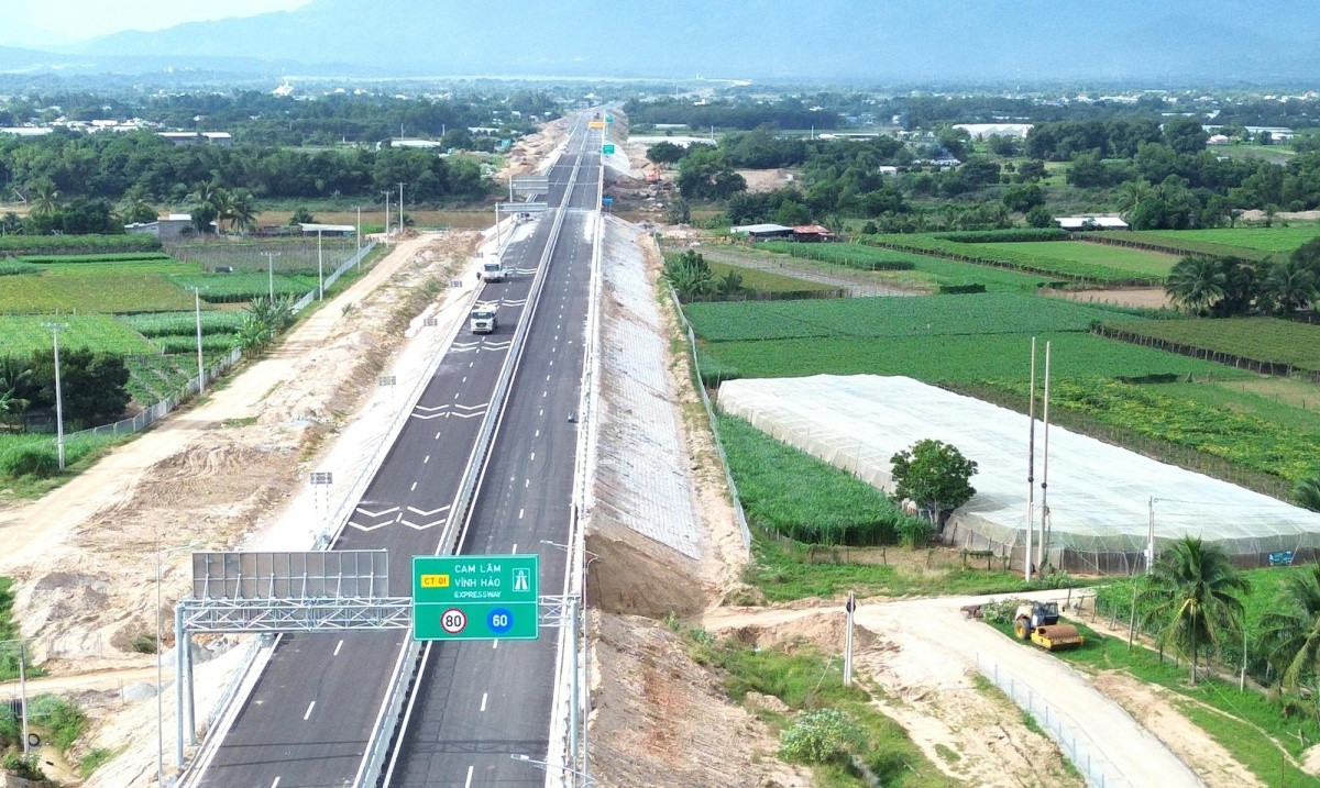 Báo lãi lớn, Đèo Cả (<a style='text-decoration: none;' href='/HHV'>HHV</a>) rót thêm vốn vào dự án cao tốc gần 9.000 tỷ đồng