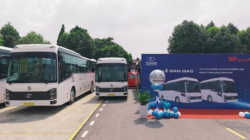THACO AUTO vừa bàn giao lô xe khách thế hệ mới cho <a style='text-decoration: none;' href='/DHP'>DHP</a> Group