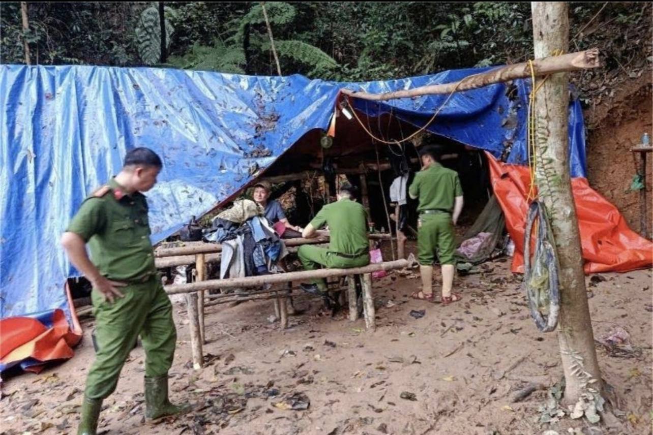 ca-truy-quet-vang-tac-khe-de-vinh-o.png