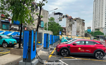 Các trạm sạc cho xe điện tại bến xe Hà Nội được lắp đặt, sử dụng ra sao?