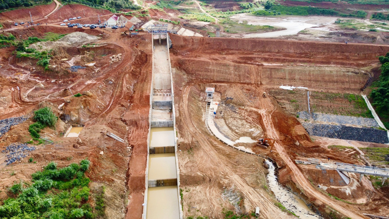 Dự án hồ chứa nước Đông Thanh nằm ở xã Nam Ban Lâm Hà (trước là xã Đông Thanh, huyện Lâm Hà), tỉnh Lâm Đồng. Dự án do UBND huyện Lâm Hà (cũ) làm chủ đầu tư với tổng mức đầu tư hơn 494 tỉ đồng từ ngân sách Trung ương và được khởi công từ đầu tháng 5/2021. dji-0388.jpg