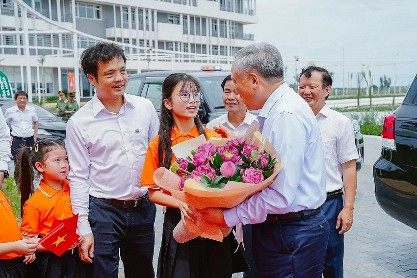 Phó Thủ tướng trực tiếp kiểm tra dự án trọng điểm của <a style='text-decoration: none;' href='/FPT'>FPT</a>