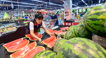Nền kinh tế lớn thứ 2 thế giới lung lay: Một loạt công ty lao dốc, người dân ngậm ngùi thắt chặt chi tiêu