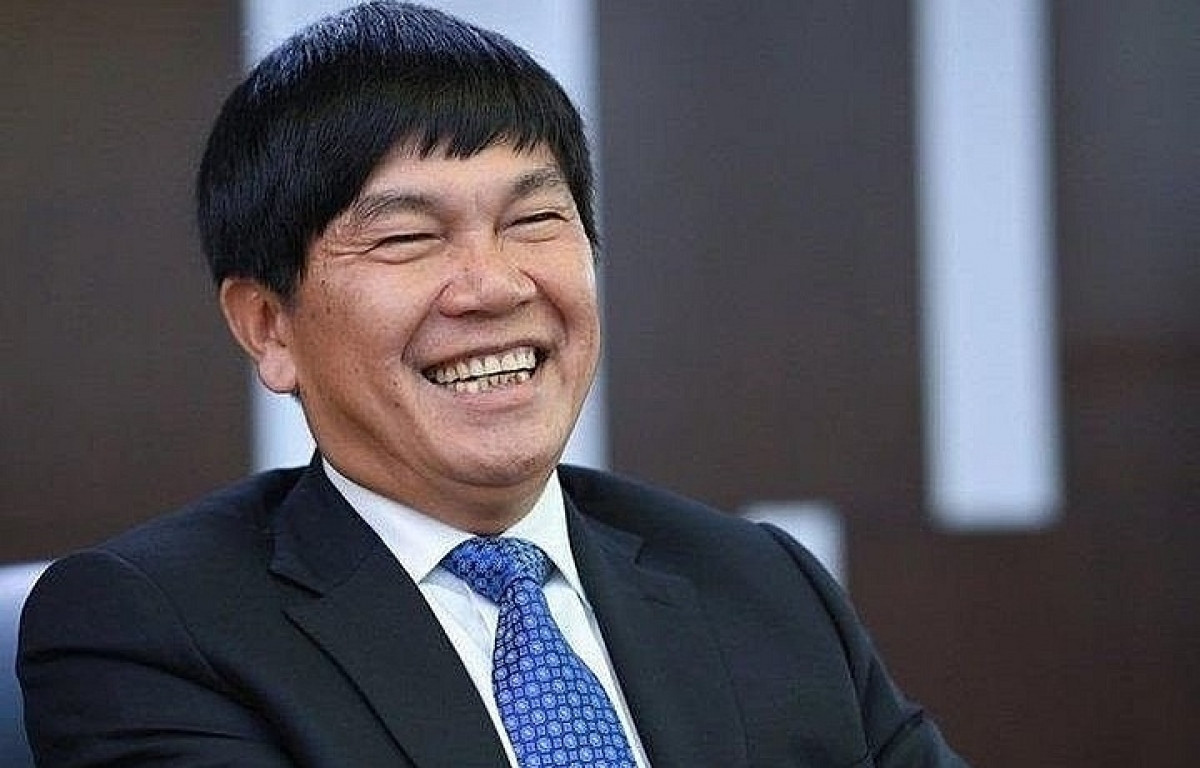 Cổ phiếu <a style='text-decoration: none;' href='/HPG'>HPG</a> (Hòa Phát) lên đỉnh 3 năm, tài sản gia đình ông Trần Đình Long vượt 67.000 tỷ