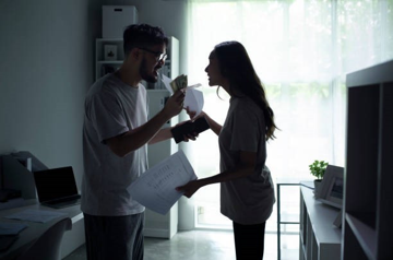 2 chị em ruột kiện nhau vì khoản thừa kế 11 tỷ đồng, sốc nặng khi phát hiện bí mật gia đình bị chôn giấu suốt hàng chục năm