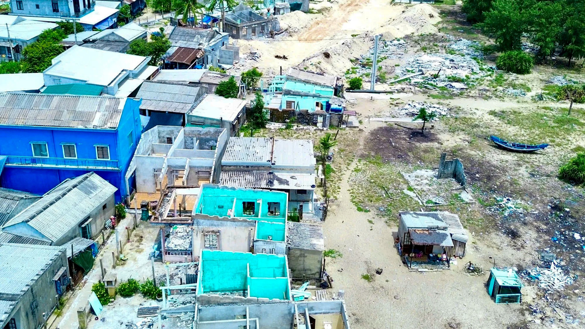 Cầu vượt cửa biển nghìn tỷ dài nhất miền Trung gặp khó giai đoạn nước rút- Ảnh 2. Cầu vượt cửa biển nghìn tỷ dài nhất miền Trung gặp khó giai đoạn nước rút- Ảnh 2.