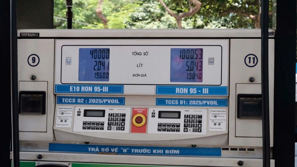 Xăng E10 ngày đầu mở bán: Cửa hàng tiêu thụ gần 1.000 lít trong một buổi