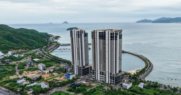 Siêu cao ốc bỏ hoang bên vịnh Nha Trang rơi vào vòng xoáy nợ nần