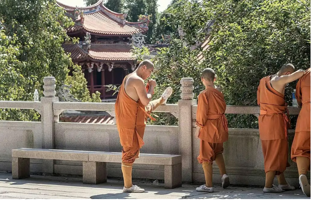 Thiếu Lâm Tự lại có biến: Hơn 30 nhà sư ra đi vì 'cải cách 996' cấm sử dụng điện thoại, bữa cơm toàn rau và giờ làm việc kéo dài - ảnh 3