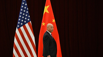 Trước giờ G đình chiến thuế quan: Ông Trump yêu cầu Trung Quốc tăng gấp bốn ‘đơn hàng quan trọng’, thị trường nín thở