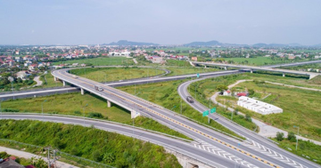 Tuyến cao tốc đầu tiên của Việt Nam được xây chuẩn quốc tế sắp có điều chỉnh lớn, người dân đặc biệt lưu ý