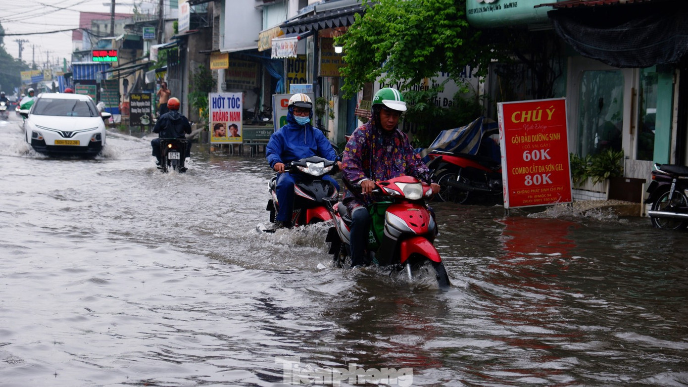 Từ ngày 11 - 17/8, TPHCM có mưa rào và dông nhiều nơi, rải rác mưa vừa, có nơi mưa to, cục bộ có mưa rất to. Ảnh minh họa: Hữu Huy 11111.jpg