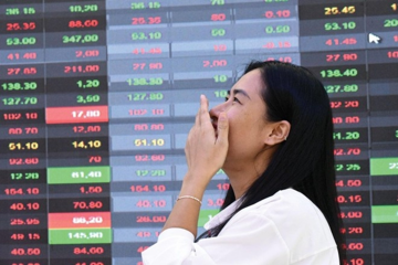 VN-Index vượt 1.600 điểm: CTCK nhấn mạnh cơ hội mua an toàn vẫn rộng mở