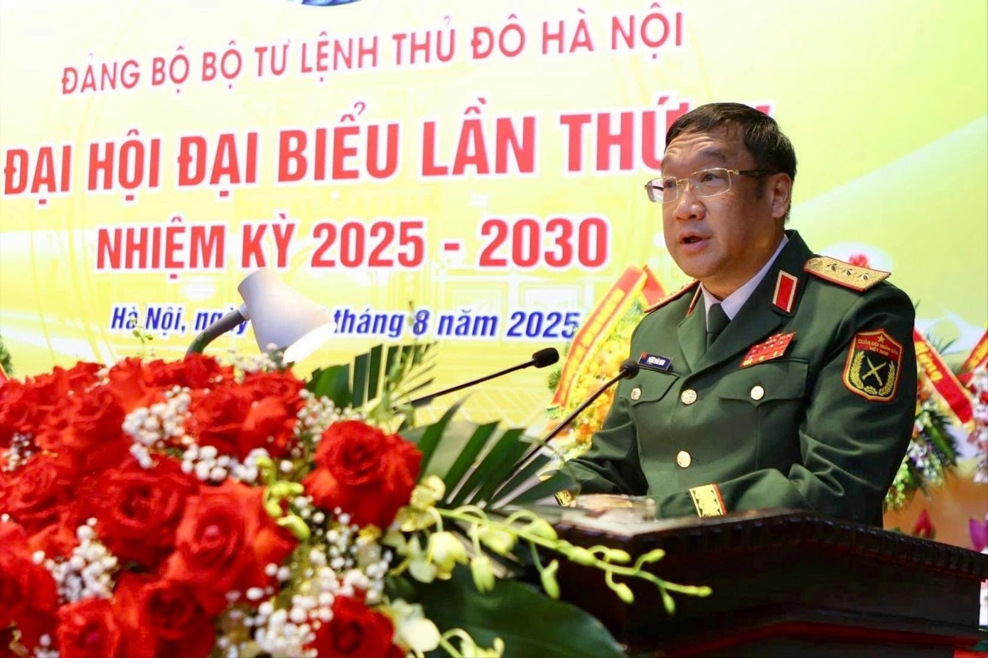 Thượng tướng Phạm Hoài Nam - Thứ trưởng Bộ Quốc phòng phát biểu tại đại hội. Ảnh: Viết Thành. tienphong-118btl1.jpg