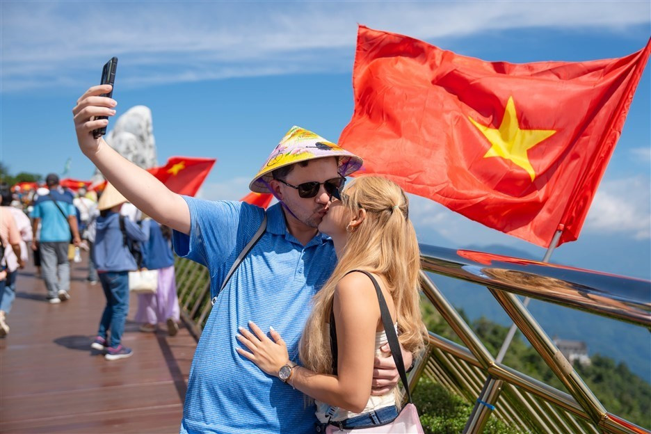 Chuyên gia du lịch: Việt Nam miễn thị thực cho 12 quốc gia châu Âu là 'cơ hội vàng' cho doanh nghiệp lữ hành - ảnh 3