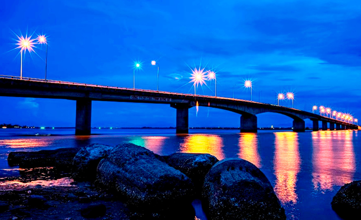 Cây cầu đường bộ vượt đầm phá lớn nhất Đông Nam Á của Việt Nam sắp đổi tên sau gần 20 năm hoạt động- Ảnh 2.