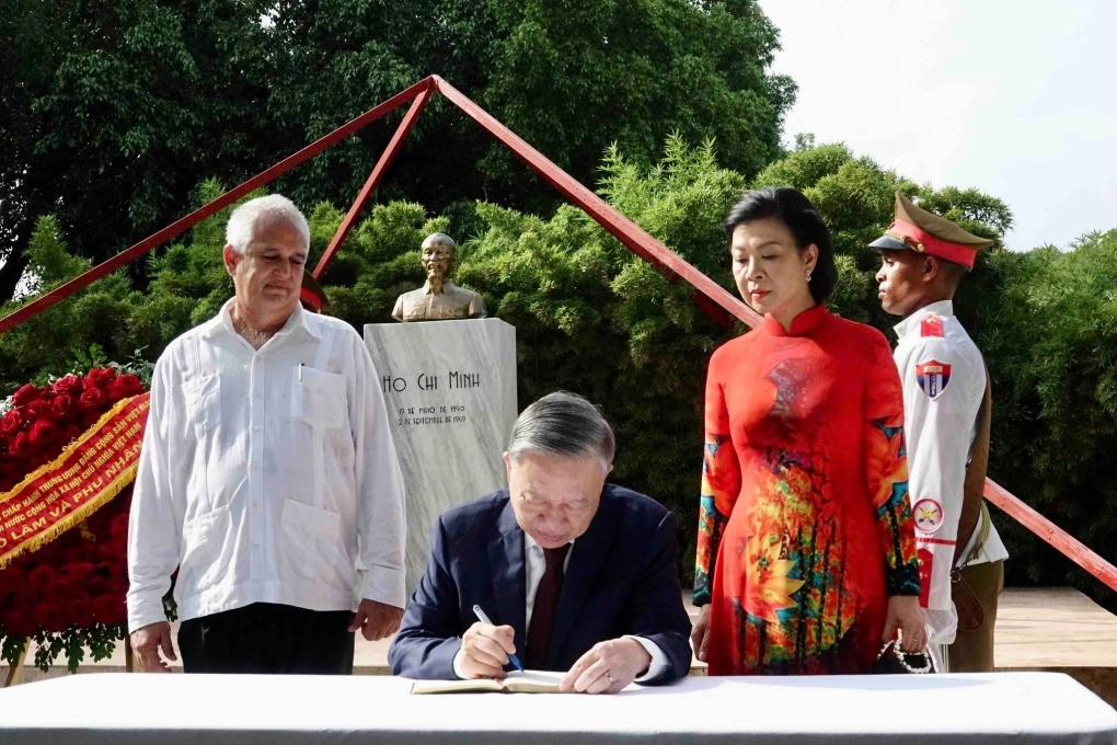 Tượng đài Chủ tịch Hồ Chí Minh giữa lòng Cuba: Biểu tượng sống mãi của tình hữu nghị son sắc, đậm tinh thần quốc tế- Ảnh 4. Tượng đài Chủ tịch Hồ Chí Minh giữa lòng Cuba: Biểu tượng sống mãi của tình hữu nghị son sắc, đậm tinh thần quốc tế- Ảnh 4.