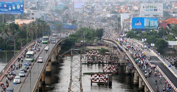 Cấm lưu thông qua cây cầu hơn 50 năm tuổi, cửa ngõ TP. HCM