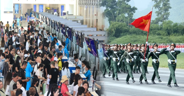 Vé máy bay tới Hà Nội xem diễu binh diễu hành 'căng như dây đàn'