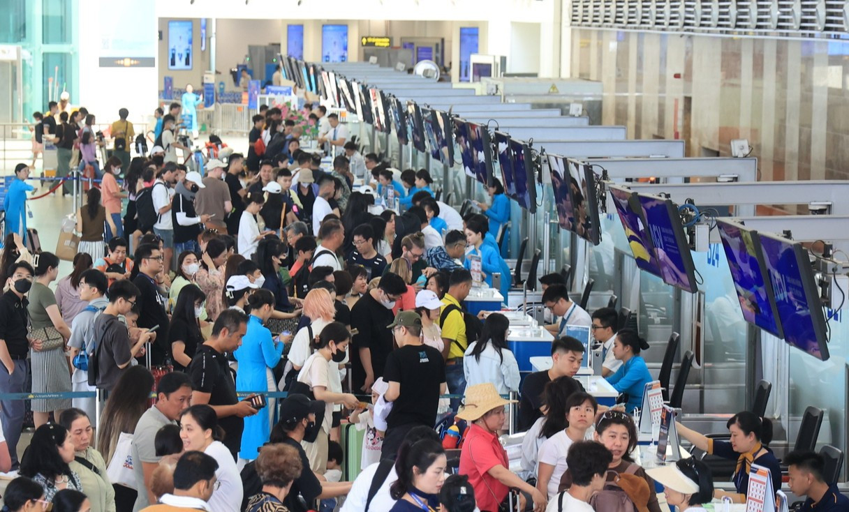 Sản lượng khai thác của sân bay Nội Bài dịp 2/9 tăng trưởng đột biến. Ảnh: NIA. edit-r6-i2081-17550666796771452408969.jpg