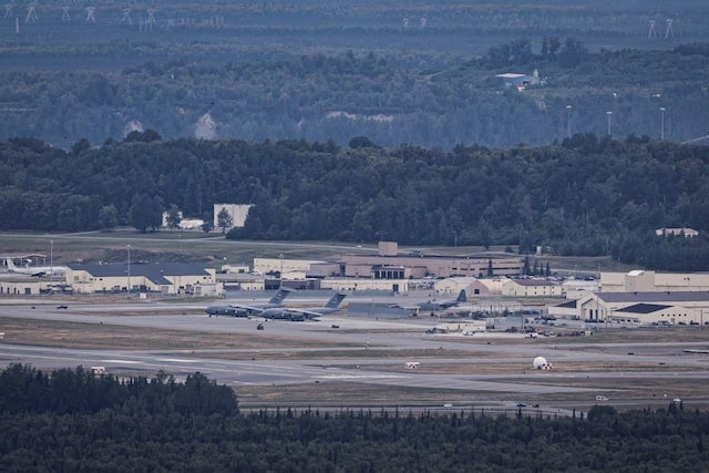 Các máy bay tại Căn cứ Liên hợp Elmendorf-Richardson. (Ảnh: Reuters) o3apjhaedzmcjelz73nb3s46by.jpg