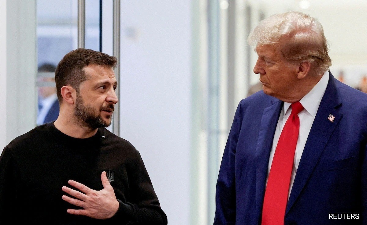 Tổng thống Mỹ Donald Trump và Tổng thống Ukraine Volodymyr Zelensky. (Ảnh: Reuters) ui871m0g-trump-zelensky-reuters.jpg