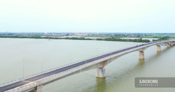 Sắp thông xe cầu vượt sông nghìn tỷ nối 2 tỉnh miền Bắc, kết thúc hơn 200 năm di chuyển bằng đò của người dân bên sông Hồng