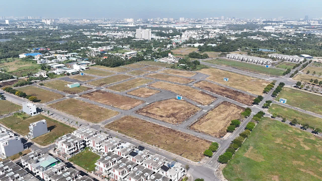 Hiện tượng môi giới bát nháo, hoạt động không phép đang gây ảnh hưởng tiêu cực đến sự minh bạch và ổn định của thị trường bất động sản. 2.jpg