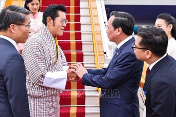 Quốc vương Bhutan và Hoàng hậu đến Hà Nội