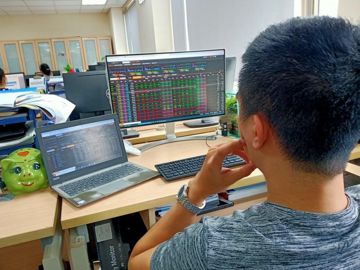 TTCK có thể bước vào vùng điều chỉnh ngắn hạn: Cảnh báo trạng thái 'chỉ số một đằng, danh mục một nẻo'
