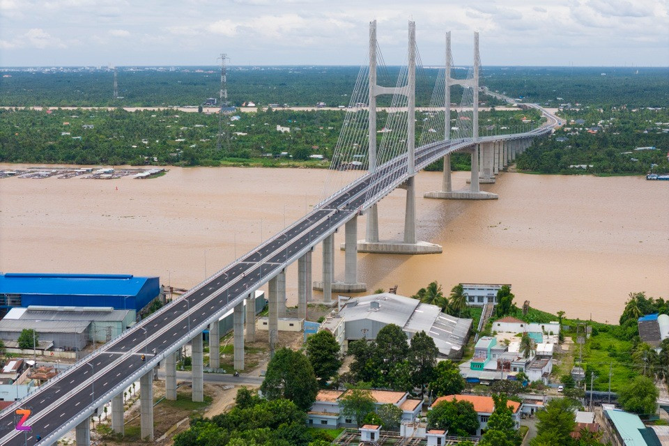 Chưa đầy 24 giờ nữa, sẽ khánh thành cây cầu gần 7.000 tỷ, nằm gần cầu dây văng đầu tiên do Việt Nam thiết kế- Ảnh 1. Chưa đầy 24 giờ nữa, sẽ khánh thành cây cầu gần 7.000 tỷ, nằm gần cầu dây văng đầu tiên do Việt Nam thiết kế- Ảnh 1.