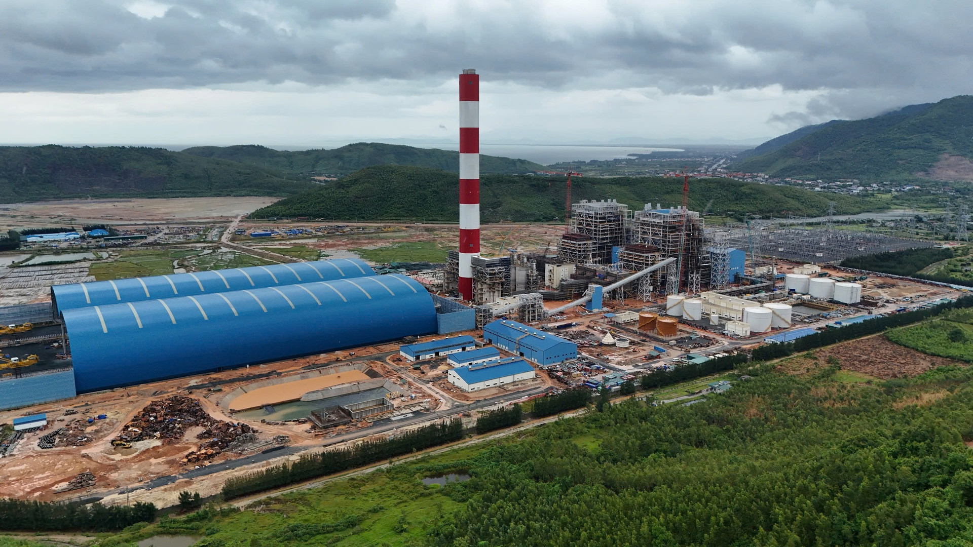 EVN đốt dầu thành công nhà máy điện dùng công nghệ hiện đại nhất Việt Nam- Ảnh 2.