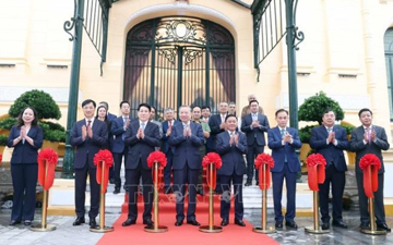 Tổng Bí thư và Chủ tịch nước dự lễ bàn giao Trụ sở làm việc Cơ quan Chủ tịch nước