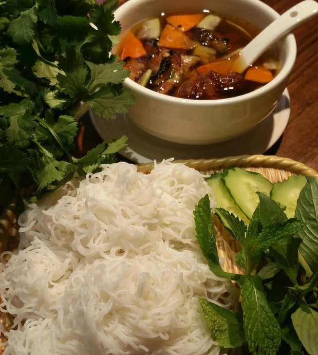 Từ phở đến bánh mì và bún chả: Ẩm thực Việt Nam ghi dấu mạnh mẽ tại Hồng Kông - ảnh 4