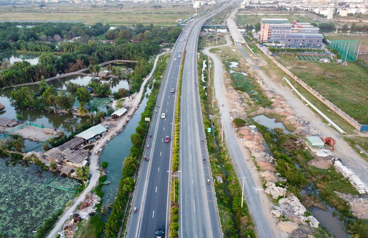 Diễn biến mới nhất về dự án mở rộng tuyến cao tốc từng hiện đại nhất Việt Nam- Ảnh 1.