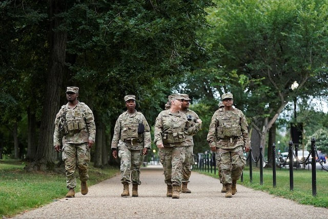 Lính Vệ binh Quốc gia ở Washington. (Ảnh: Reuters) mc6fjfnohvminouhg5zk6eq2dy.jpg