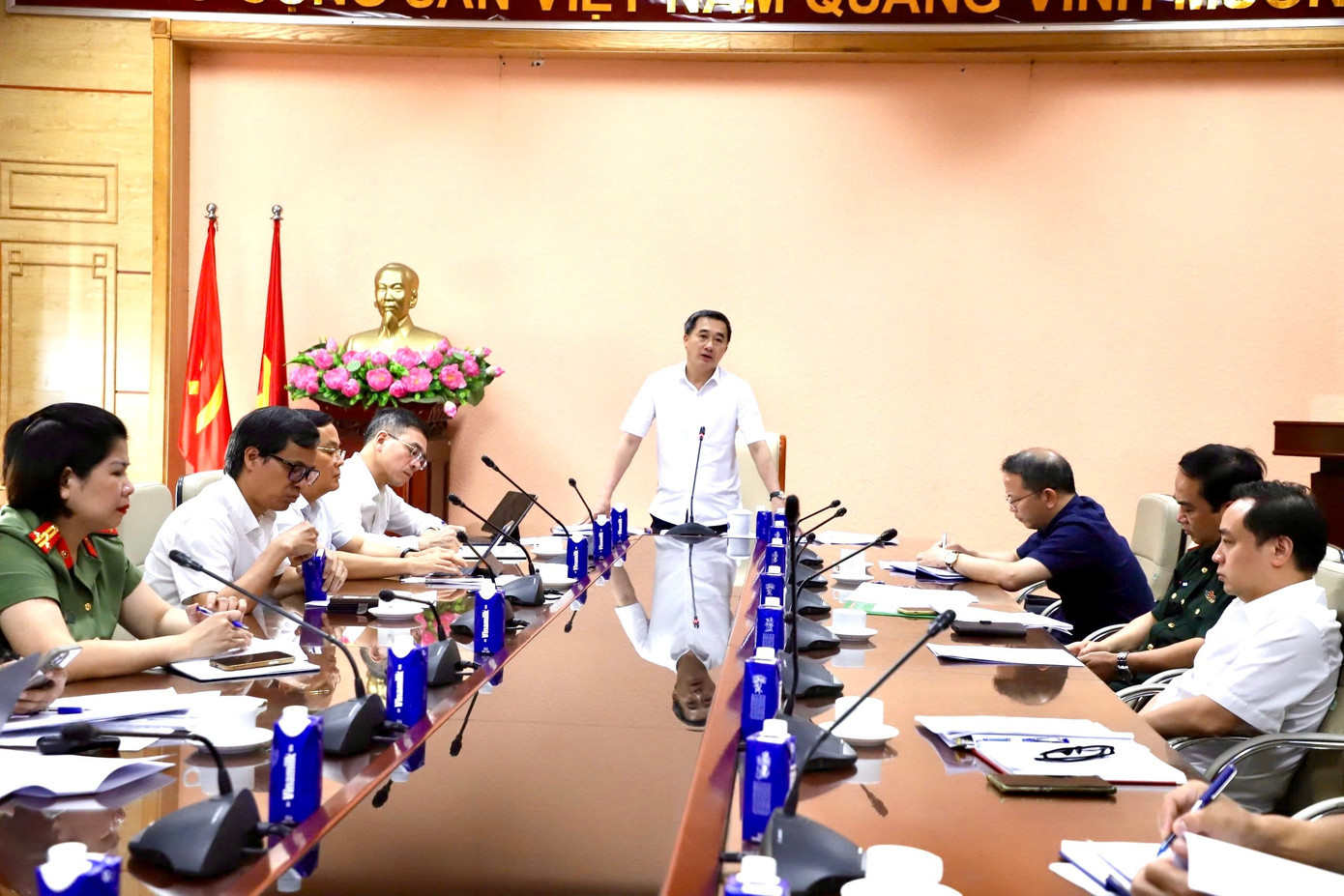 Thứ trưởng Bộ Y tế chủ trì cuộc họp đảm bảo an ninh y tế cho lễ kỉ niệm. 2635e11e6d9146c11001288cf1a034a2.jpg