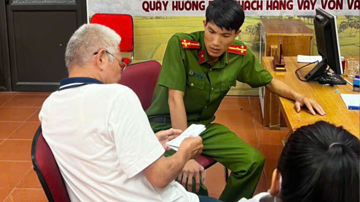 Ông H. mang 57 triệu đồng tiền mặt đến ngân hàng yêu cầu chuyển ngay cho 'Trưởng Công an xã', nhân viên Agribank lập tức mời công an đến