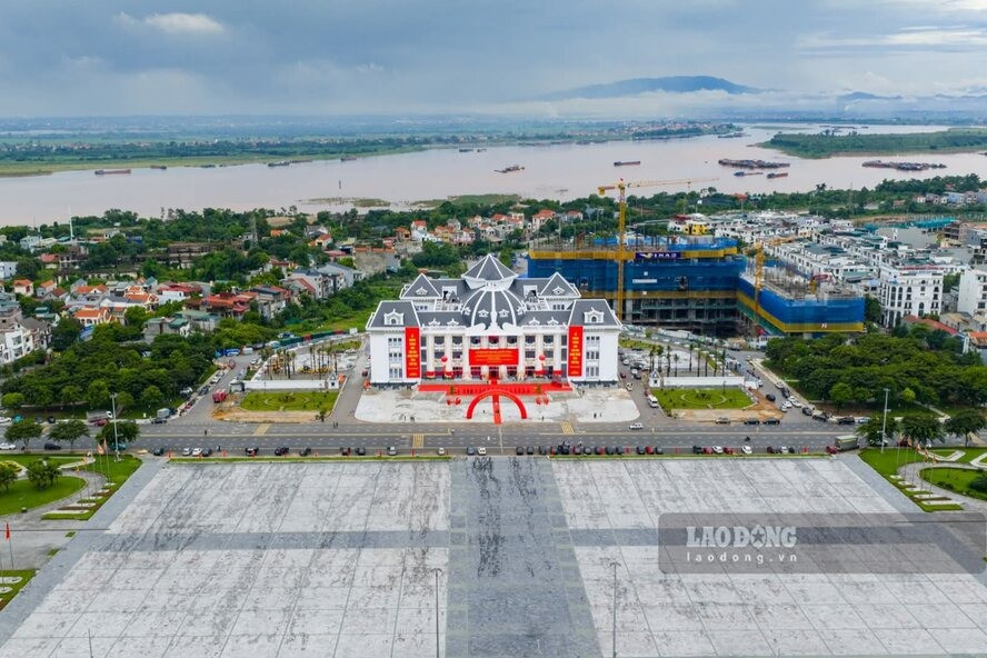 Choáng ngợp với không gian bên trong nhà văn hóa nghệ thuật quy mô tại Phú Thọ: Sức chứa 1.000 chỗ ngồi, kiến trúc phong cách tân cổ điển hiện đại- Ảnh 1.